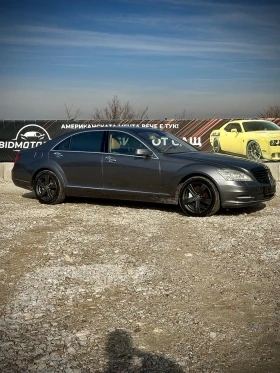     Mercedes-Benz S 550   / 944 /