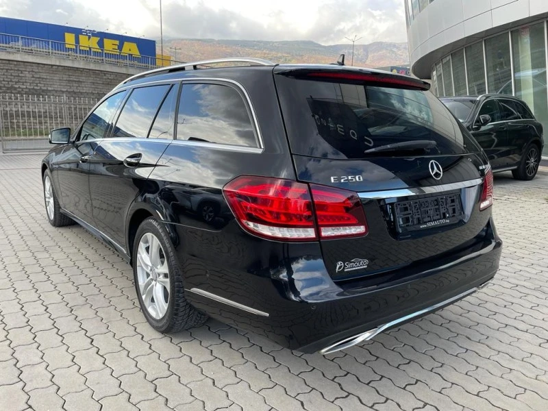 Mercedes-Benz E 250 4х4, Панорама, Автомат, Навигация, Кожа, Подгрев, снимка 4 - Автомобили и джипове - 42735494