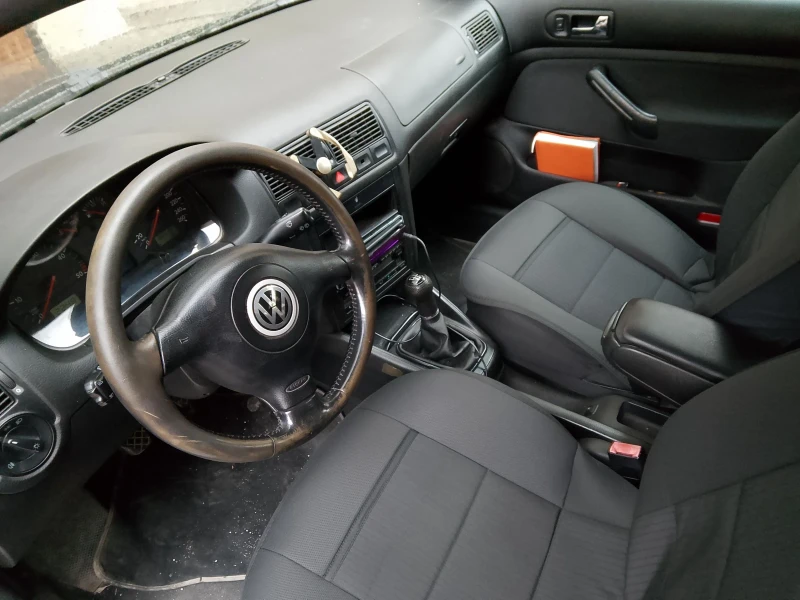 VW Golf, снимка 7 - Автомобили и джипове - 52638255