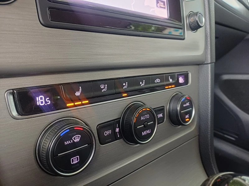 VW Golf 1.6 TDI EVTO 6* * GERMANIQ !!!, снимка 2 - Автомобили и джипове - 47530590