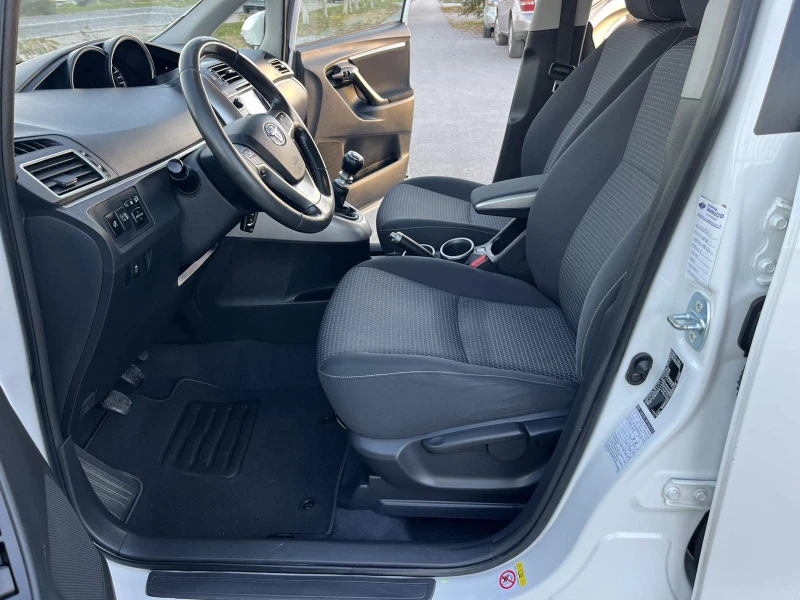 Toyota Verso 1.6D4D 112к 6 СКОРОСТИ EURO 5B АВТОПИЛОТ  ИТАЛИЯ, снимка 8 - Автомобили и джипове - 52240855