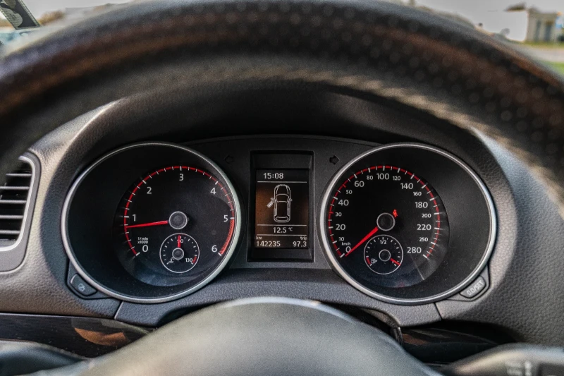 VW Golf GTD, снимка 16 - Автомобили и джипове - 52439327