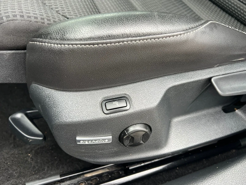 VW Golf 1.6 105 Автомат Нов внос Австрия, снимка 11 - Автомобили и джипове - 53395953