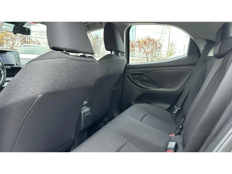 Toyota Yaris 1.5 hsd trend, снимка 11 - Автомобили и джипове - 52950215