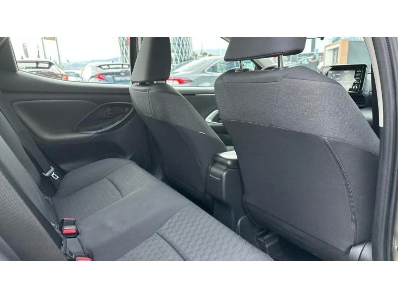 Toyota Yaris 1.5 hsd trend, снимка 7 - Автомобили и джипове - 52950215