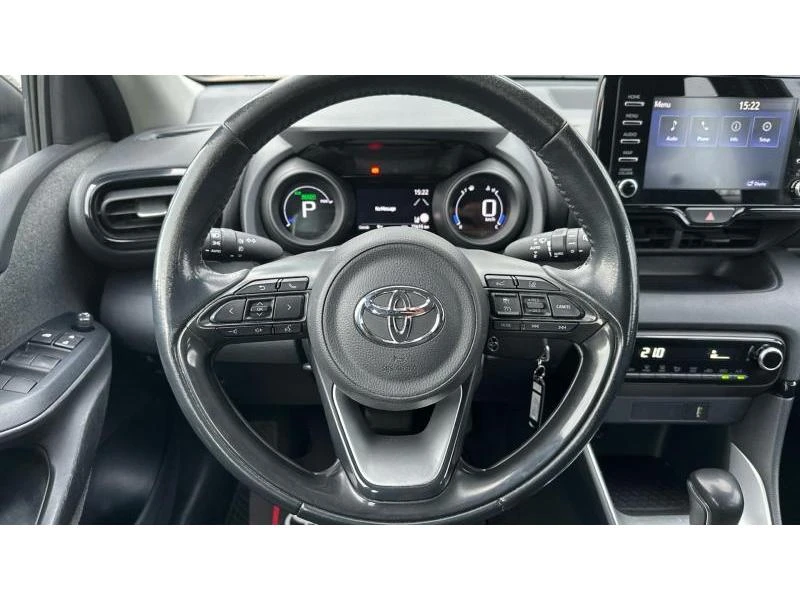 Toyota Yaris 1.5 hsd trend, снимка 13 - Автомобили и джипове - 52950215