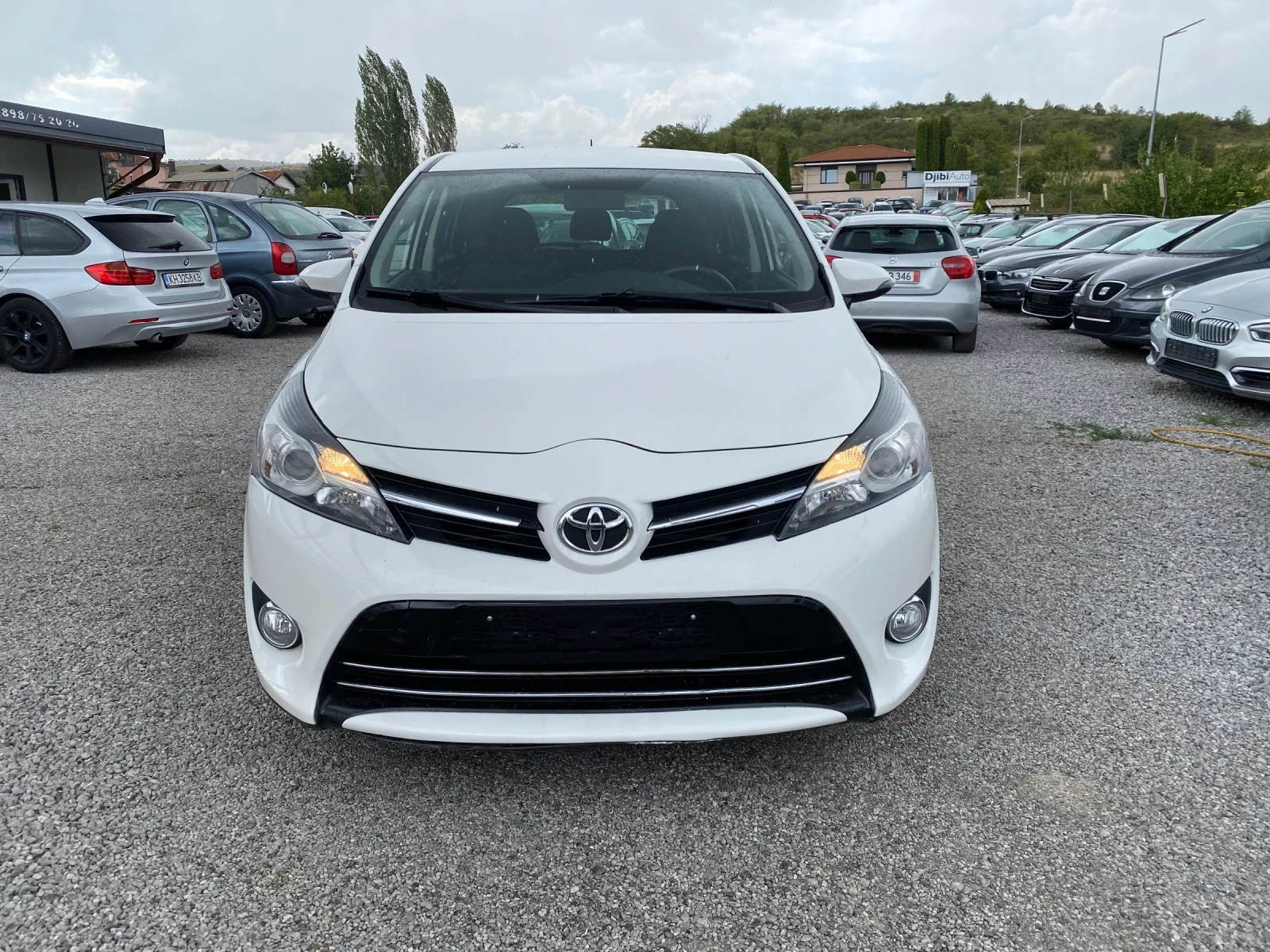 Toyota Verso 1.6d Euro 6 - изображение 2