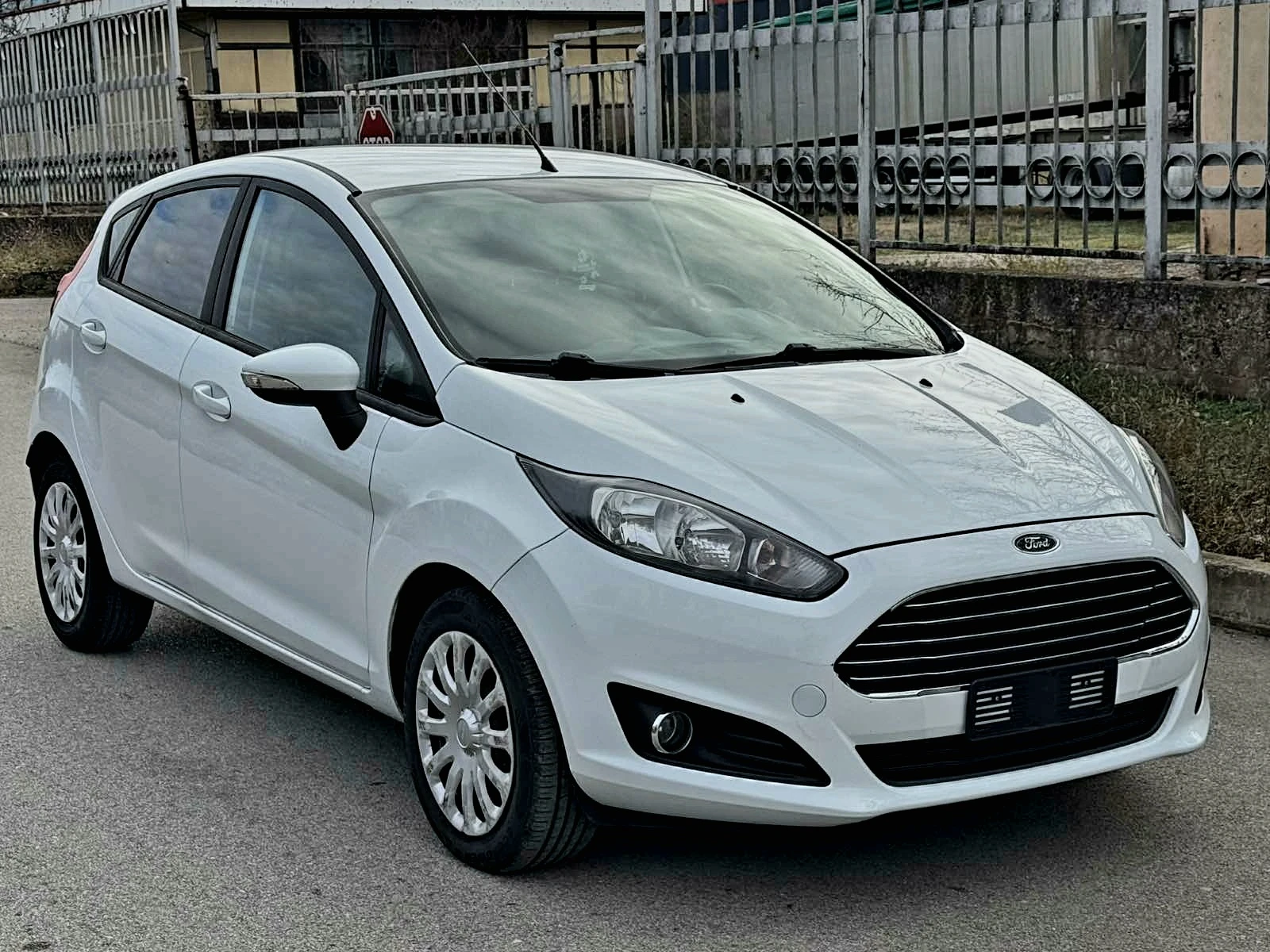 Ford Fiesta 1.4 БЕНЗИН/ГАЗ - изображение 2