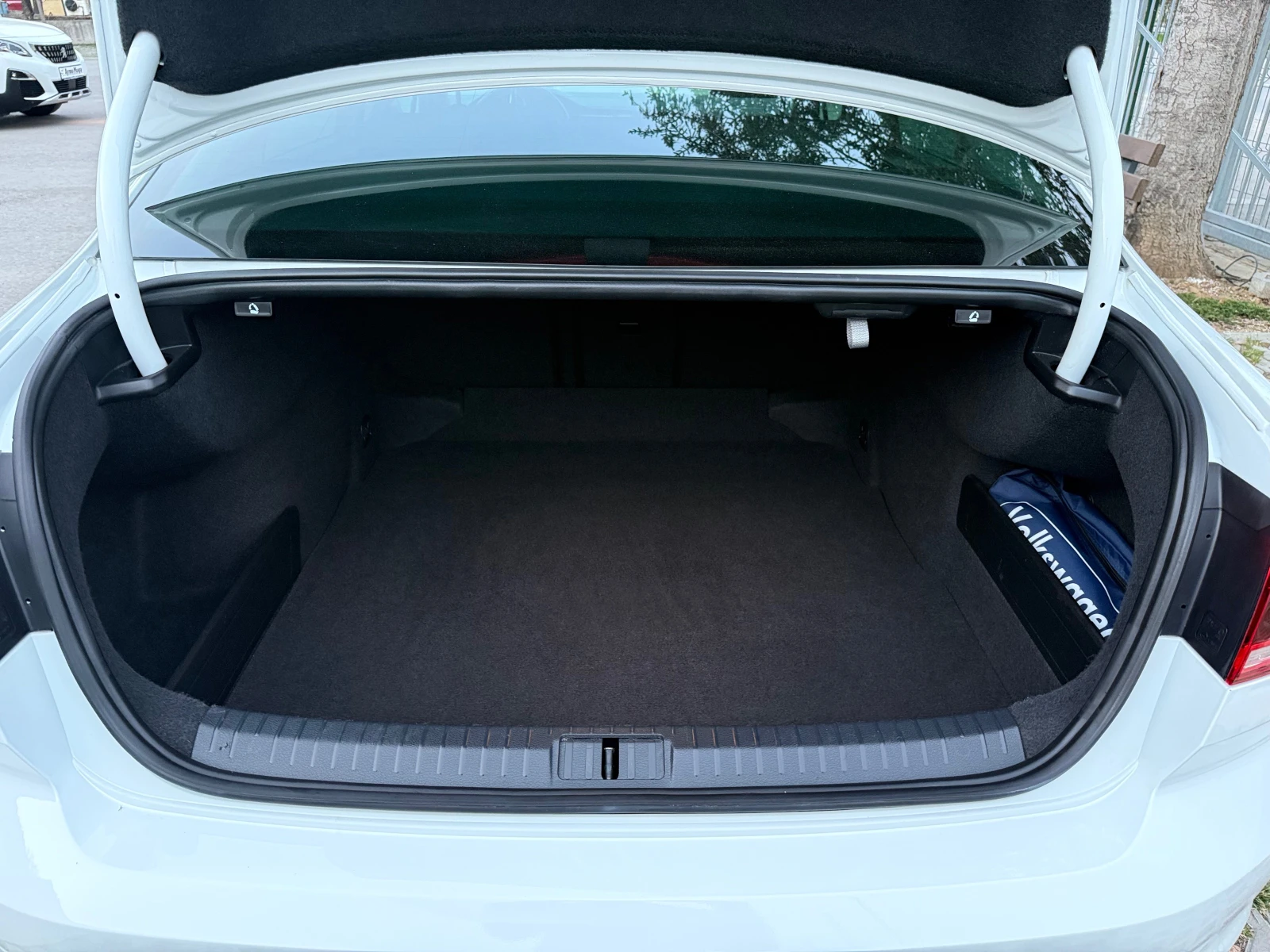 VW Passat 2.0 AVTOMAT LED KAMERA | Mobile.bg   11