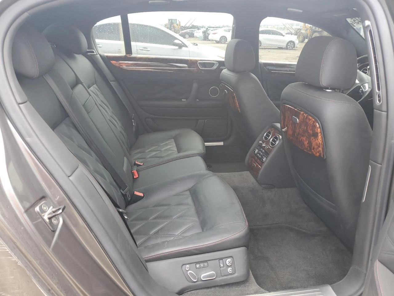 Bentley Flying Spur Speed - изображение 10