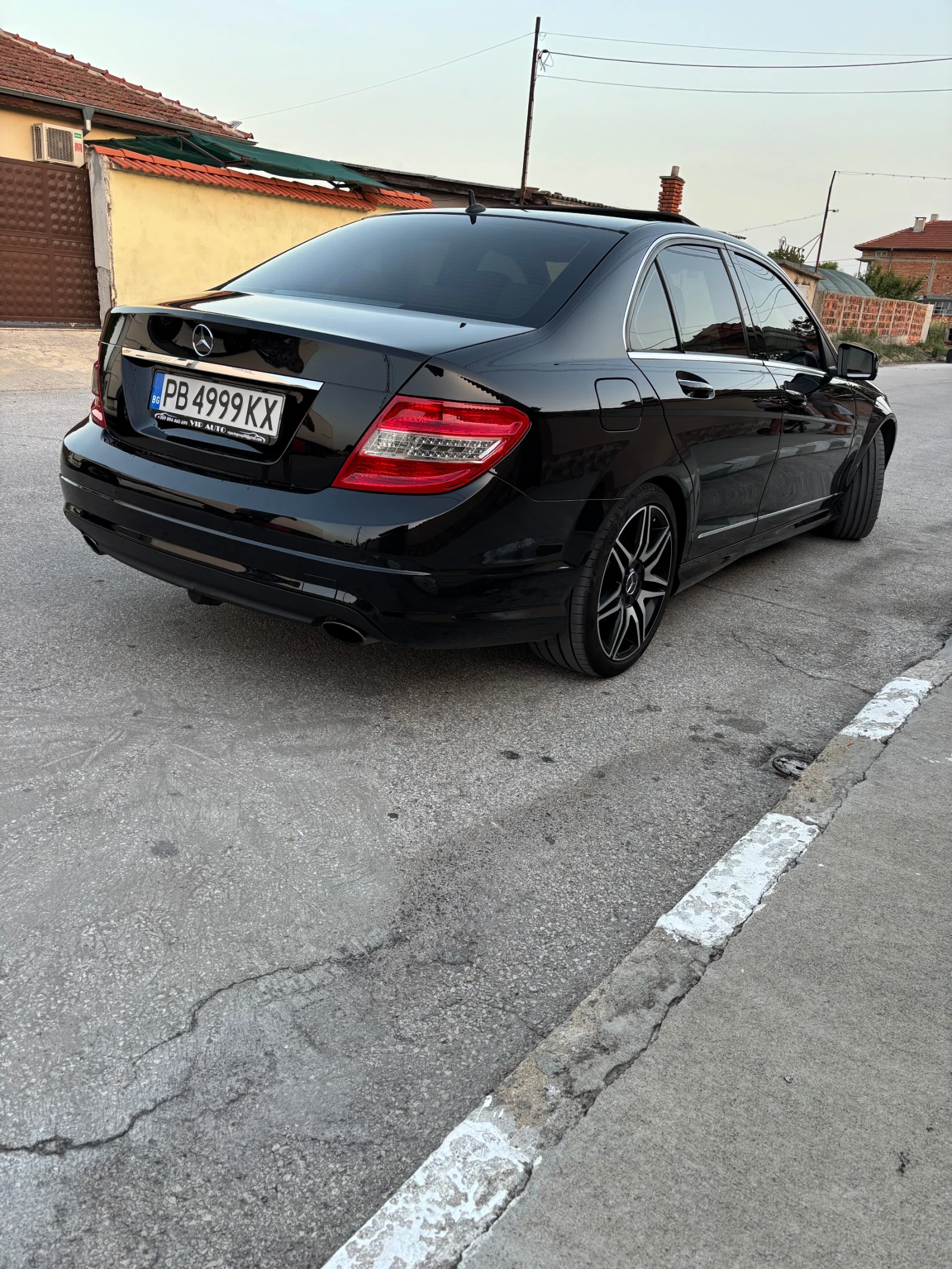 Mercedes-Benz C 320  - изображение 7
