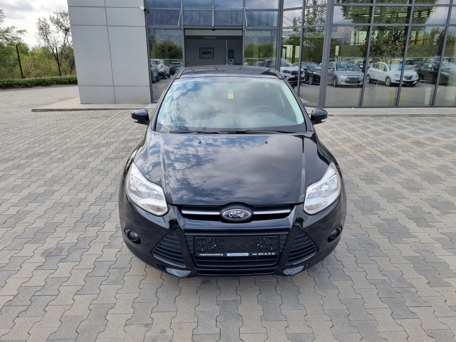 Ford Focus 1.6i-150ps БЕНЗИН * 2011г. КАТО НОВ - изображение 2