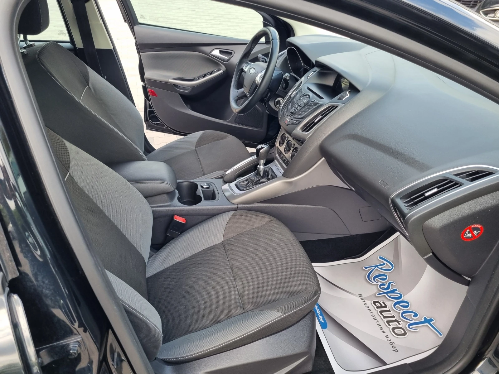 Ford Focus 1.6i-150ps БЕНЗИН * 2011г. КАТО НОВ - изображение 10