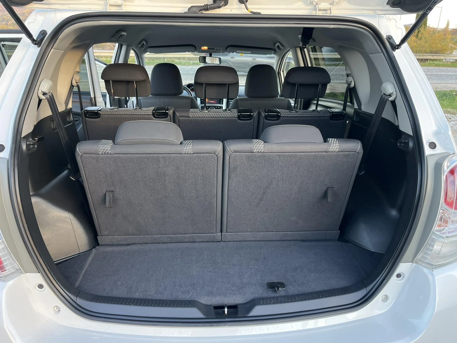 Toyota Verso 1.6D4D 112 6  EURO 5B    | Mobile.bg   16