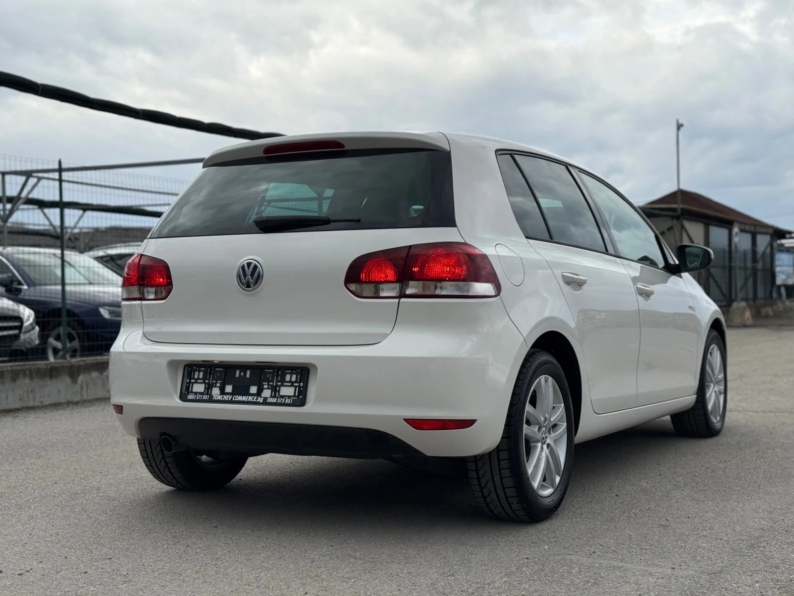 VW Golf 1.6-TDI-AUTOMAT-HIGHLINE-TOP-NEW-BEST-AVTOPILOT - изображение 6
