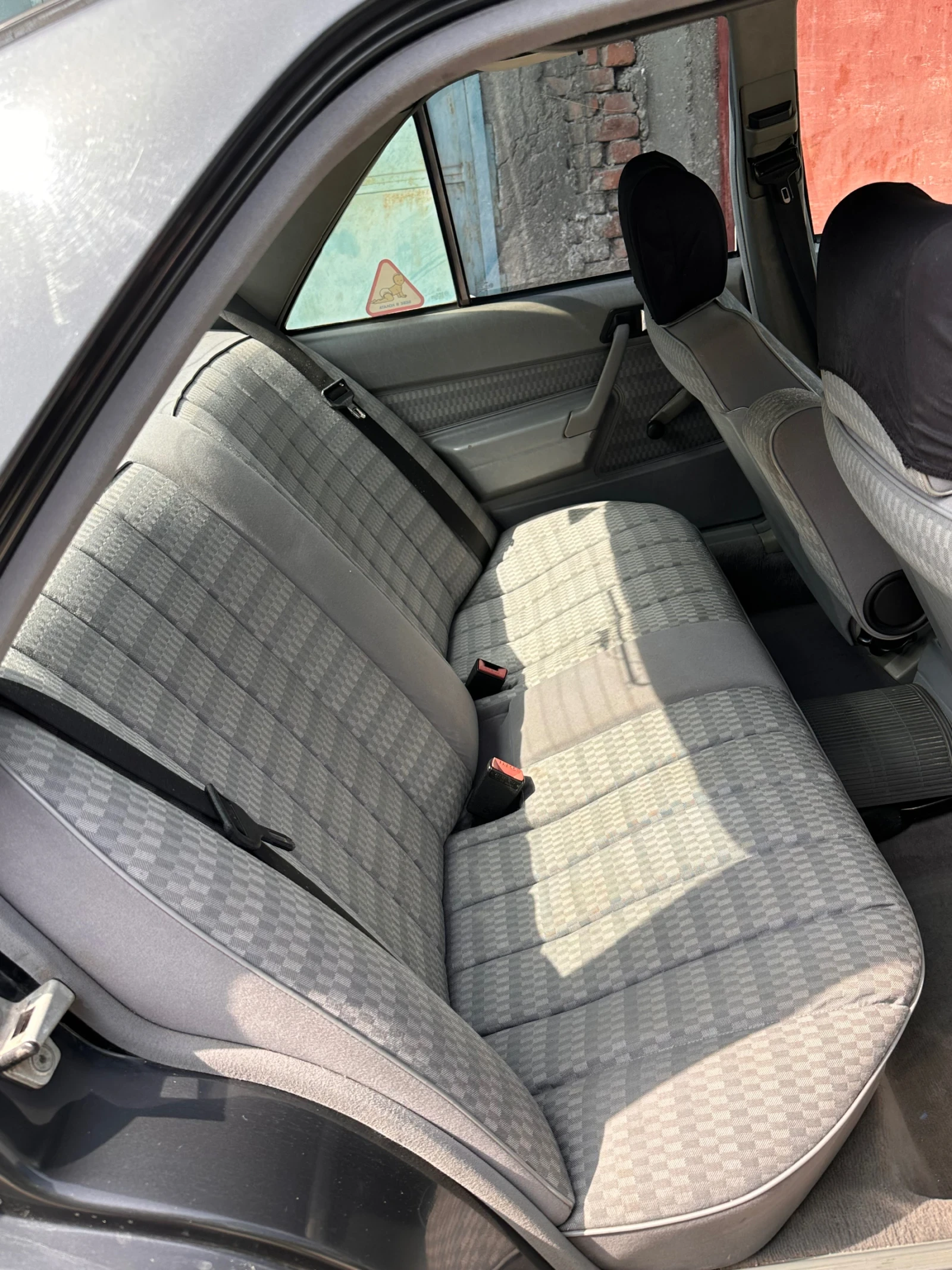 Mercedes-Benz 190, снимка 8 - Автомобили и джипове - 54181546