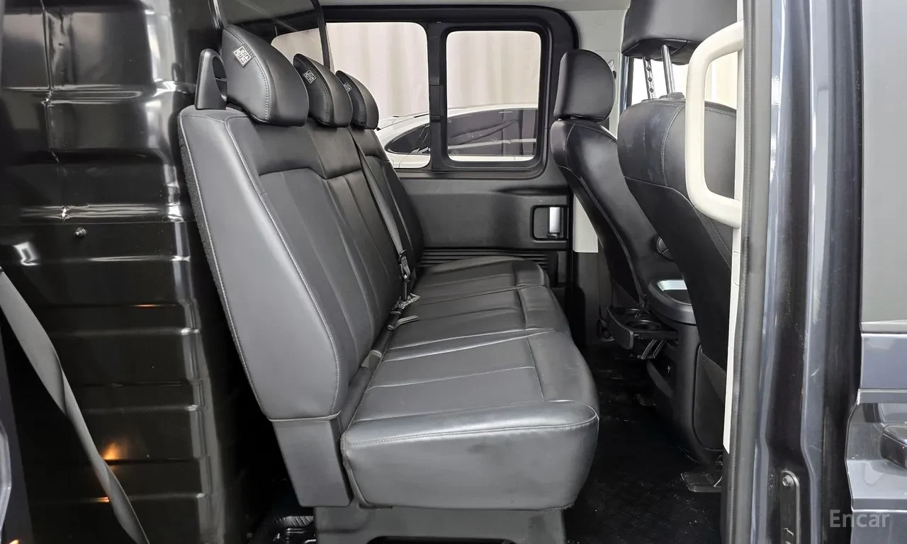 Hyundai Staria L3.5 Cargo 5-seater M, снимка 8 - Автомобили и джипове - 54699929