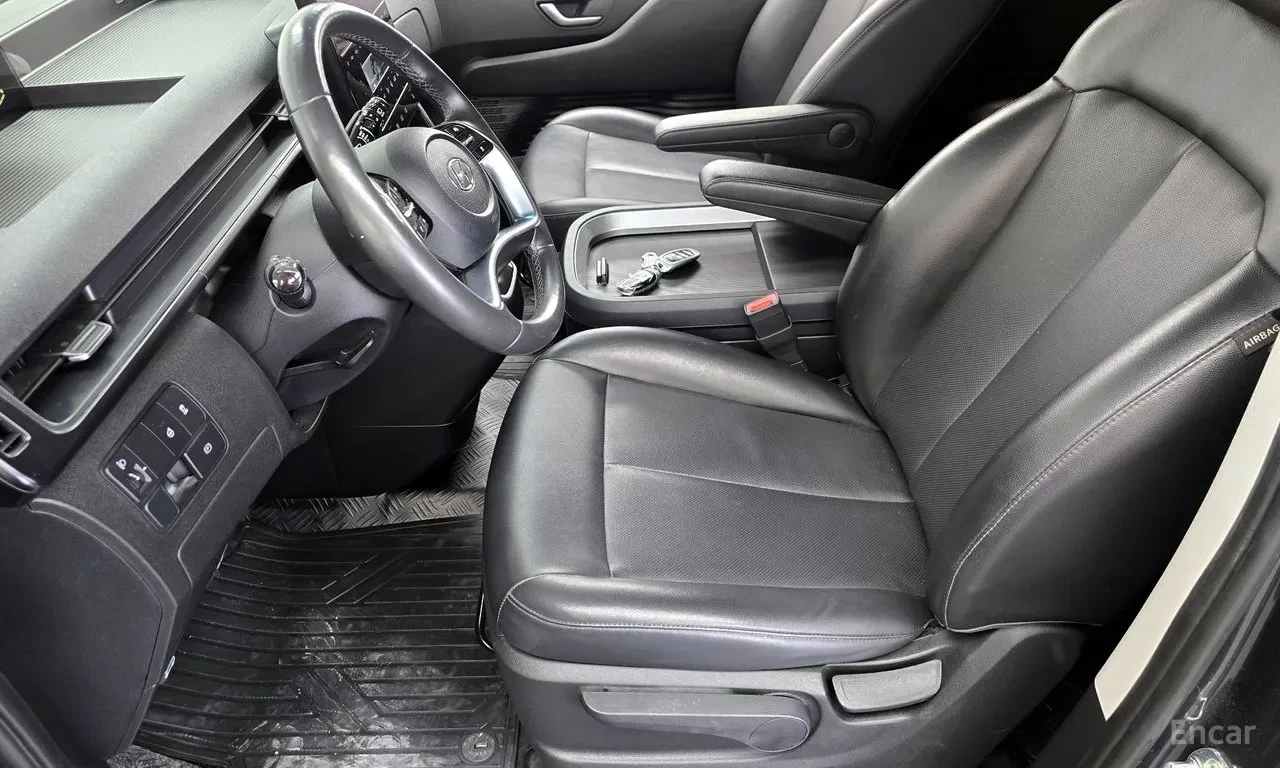 Hyundai Staria L3.5 Cargo 5-seater M, снимка 13 - Автомобили и джипове - 54699929