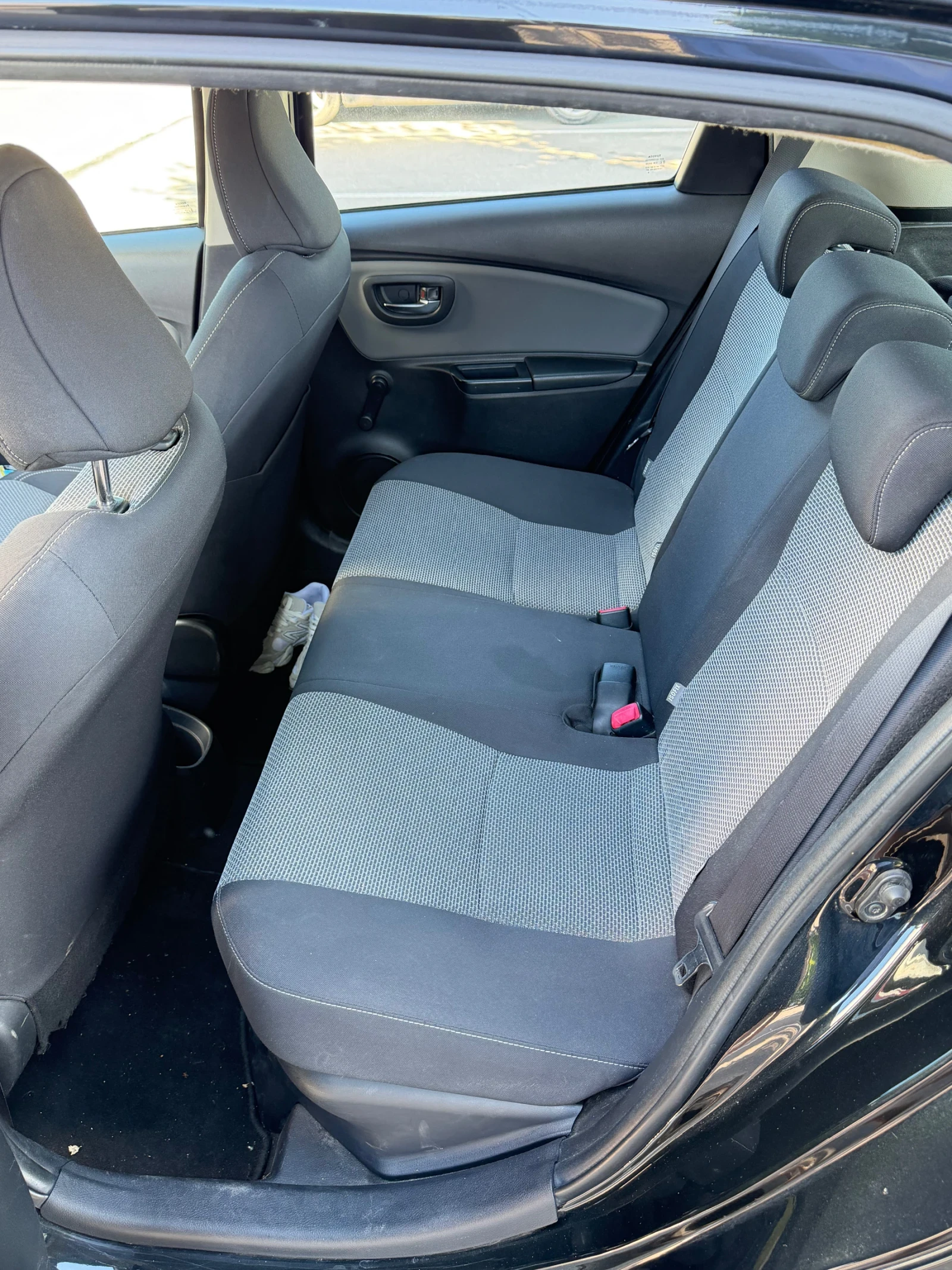 Toyota Yaris, снимка 12 - Автомобили и джипове - 54903908