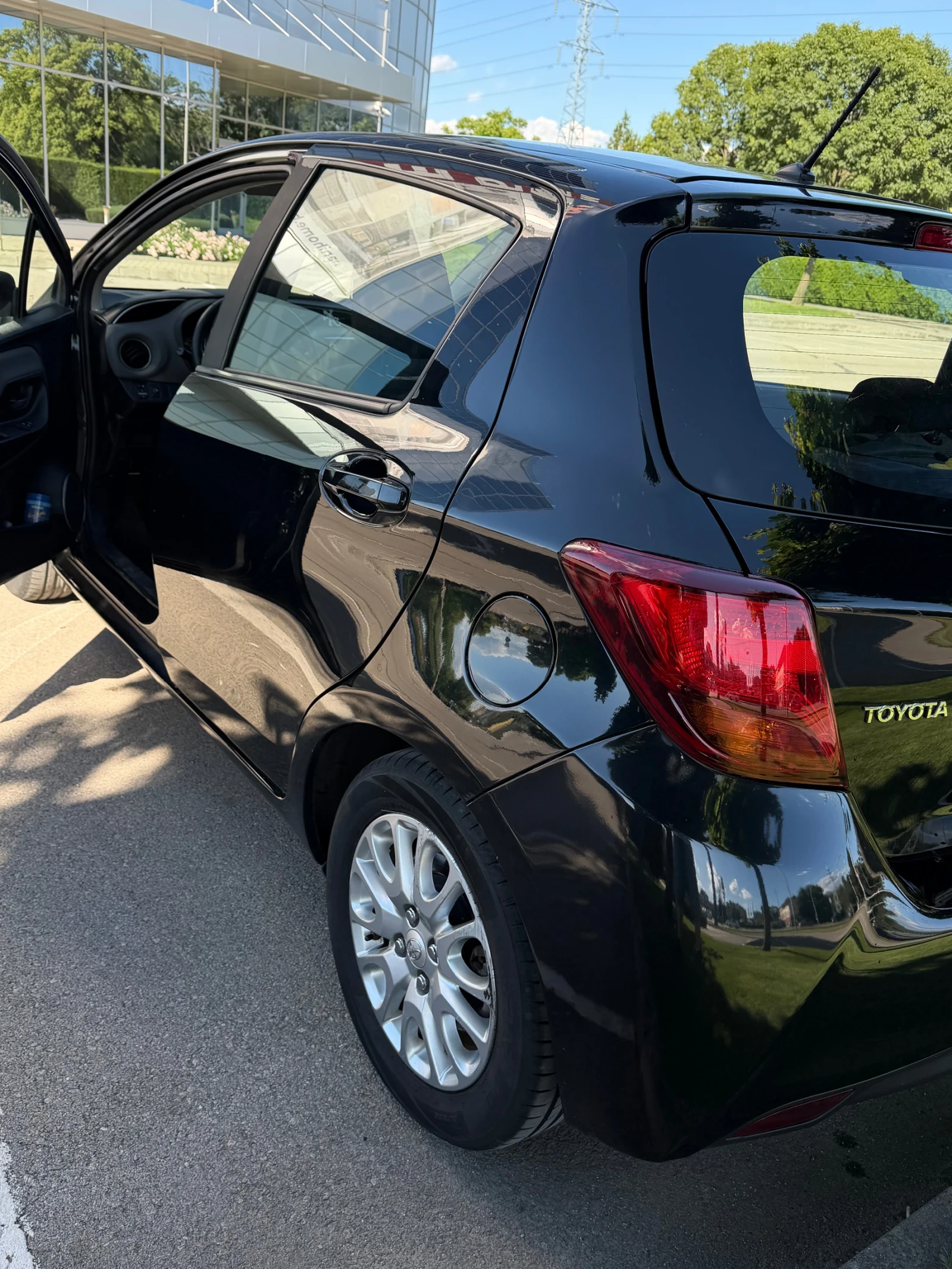 Toyota Yaris, снимка 7 - Автомобили и джипове - 54903908