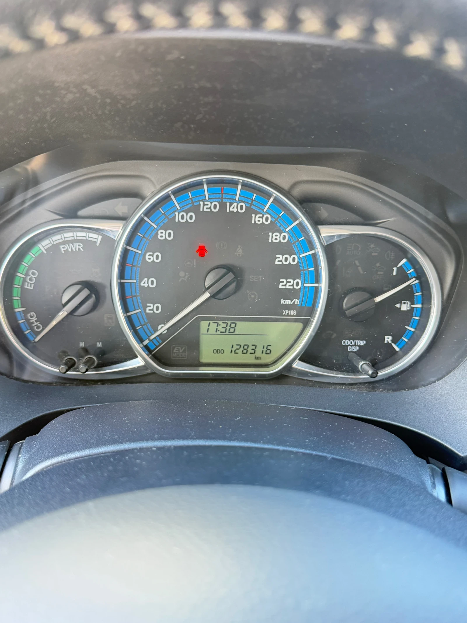 Toyota Yaris, снимка 15 - Автомобили и джипове - 54903908