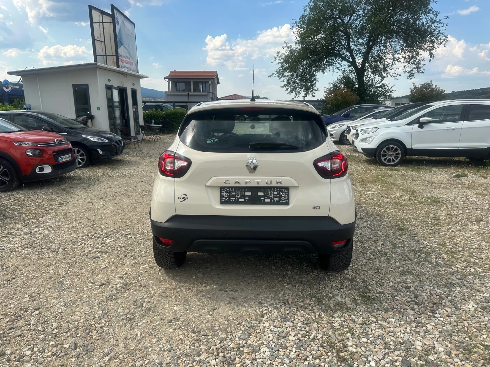 Renault Captur, снимка 6 - Автомобили и джипове - 55062469