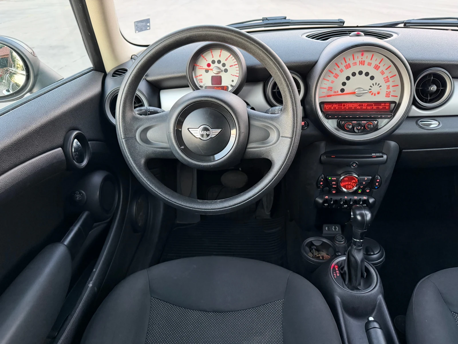 Mini Clubman SD Automatic , снимка 11 - Автомобили и джипове - 55094598