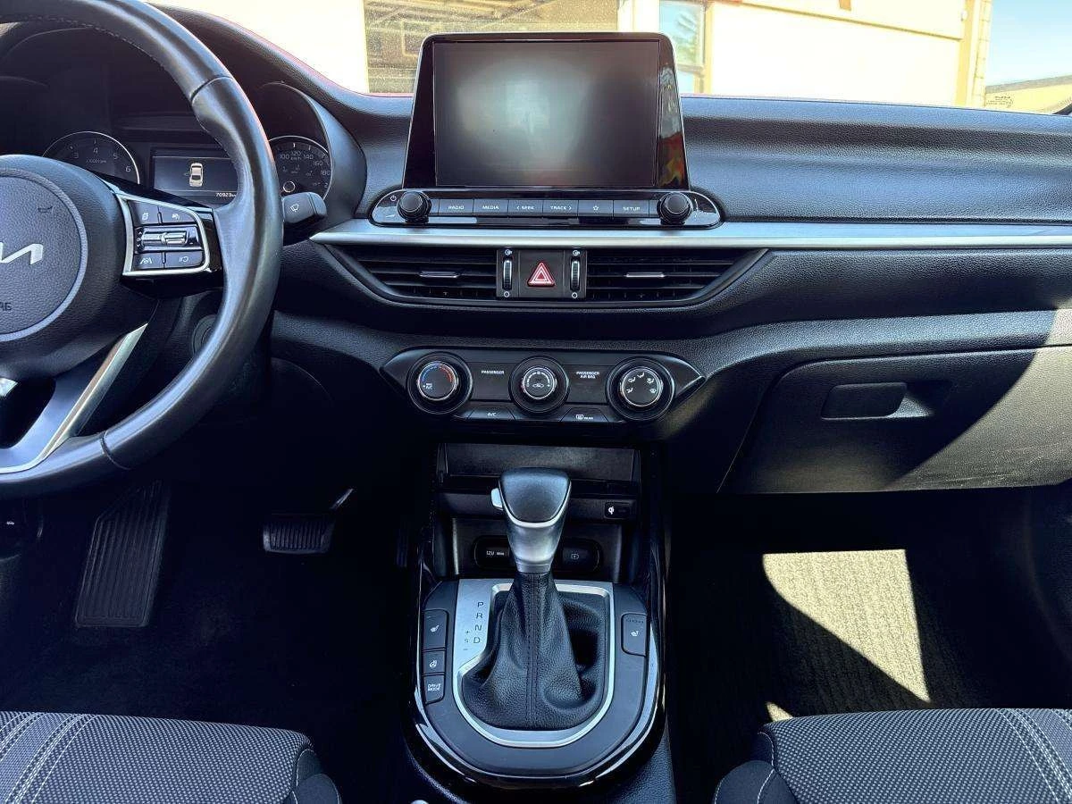 Kia Forte EX Carplay/Heated Seats * CARFAX| ФИКС ЦЕНА ДО БГ, снимка 11 - Автомобили и джипове - 55887095