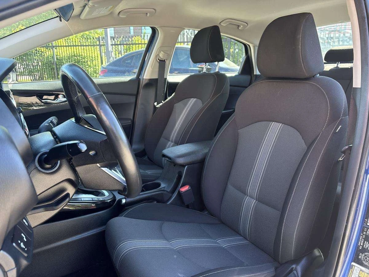 Kia Forte EX Carplay/Heated Seats * CARFAX| ФИКС ЦЕНА ДО БГ, снимка 6 - Автомобили и джипове - 55887095