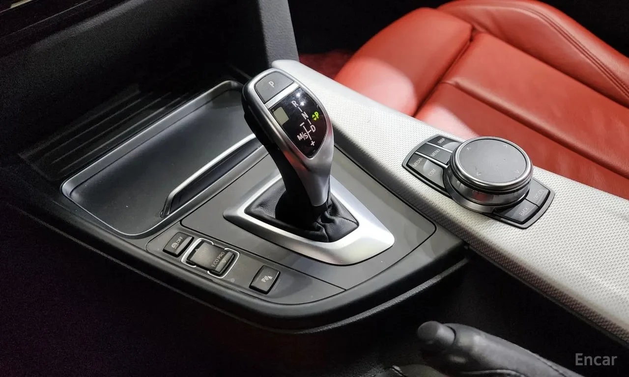 BMW 330 i M Sport * ШИБИДАХ* ПОДГРЕВИ* АВТОФИНАНСИРАНЕ* , снимка 9 - Автомобили и джипове - 55904959