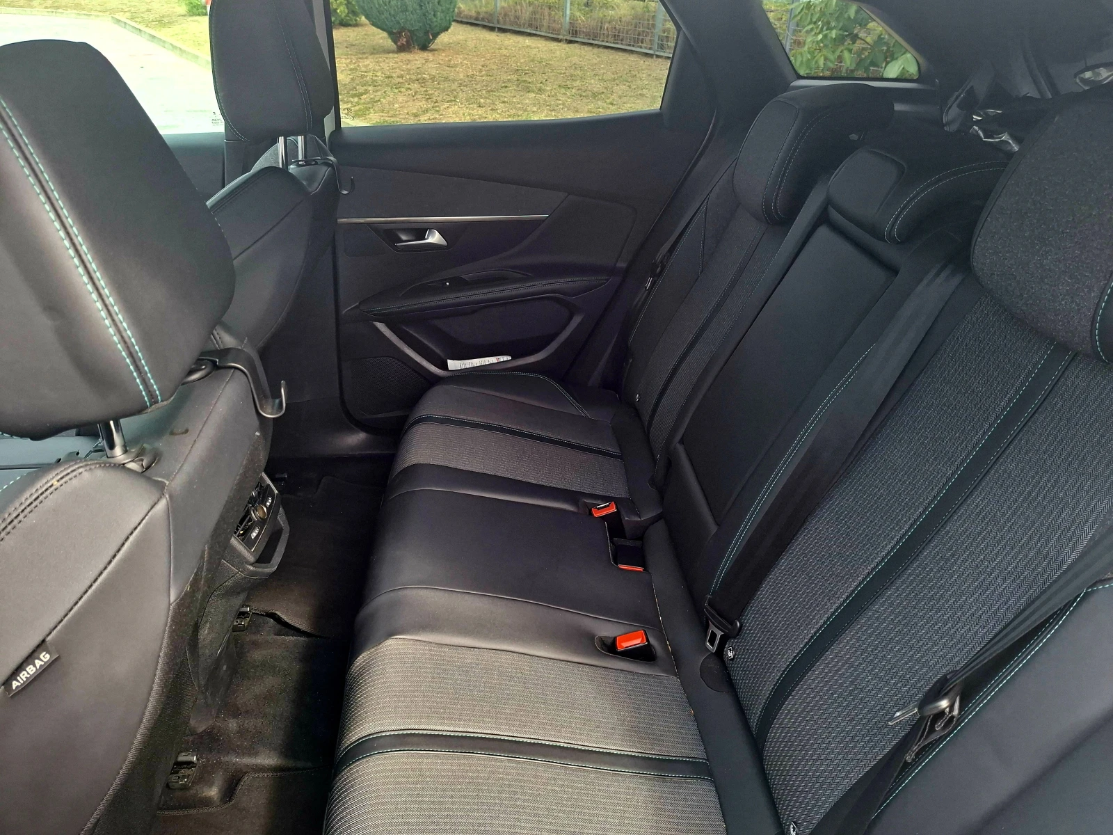 Peugeot 3008 1.5 BlueHDI ALLURE, снимка 9 - Автомобили и джипове - 56045603
