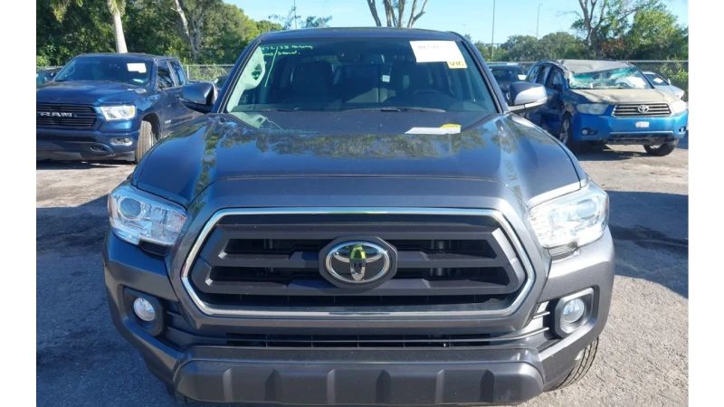 Toyota Tacoma SR5 V6, снимка 8 - Автомобили и джипове - 47491418