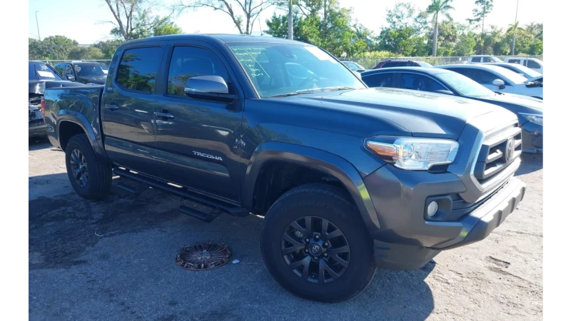 Toyota Tacoma SR5 V6, снимка 2 - Автомобили и джипове - 47491418