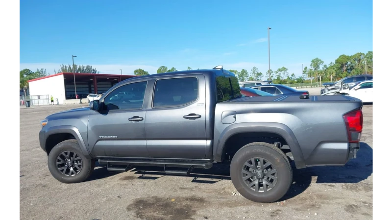 Toyota Tacoma SR5 V6, снимка 4 - Автомобили и джипове - 47491418