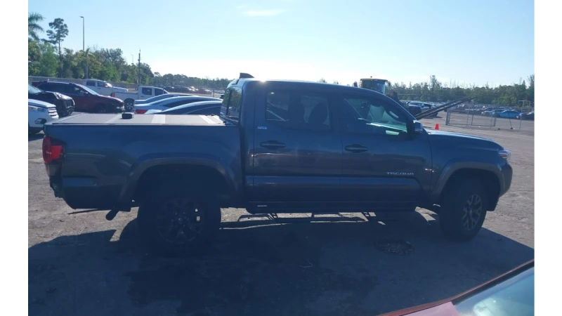 Toyota Tacoma SR5 V6, снимка 6 - Автомобили и джипове - 47491418