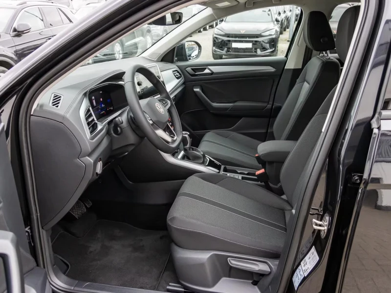 VW T-Roc НОВ!/150HP/LIFE/NAVI/CAM/LED/ACC/DIGI/KLESS/193g, снимка 7 - Автомобили и джипове - 51456814