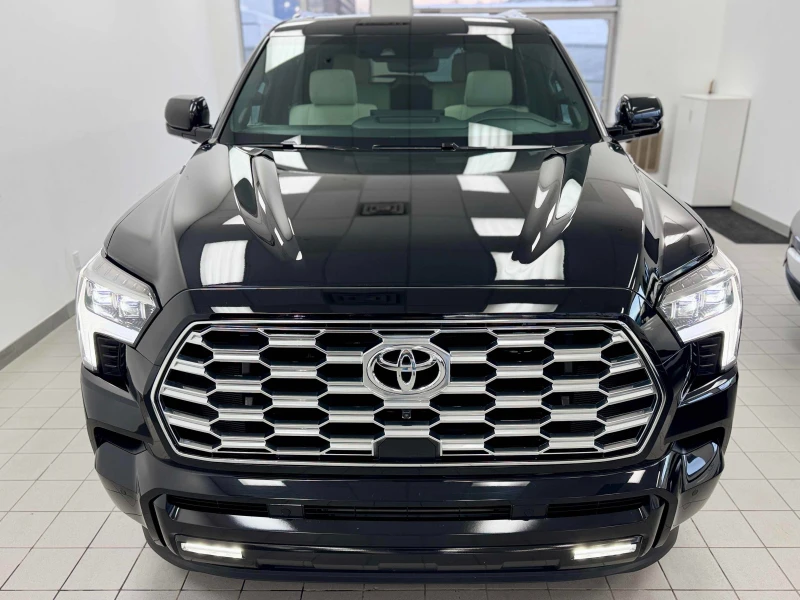 Toyota Sequoia * Capstone 4WD* CARFAX * БЕЗ ПЪРВОНАЧАЛНА ВНОСКА, снимка 3 - Автомобили и джипове - 52584341