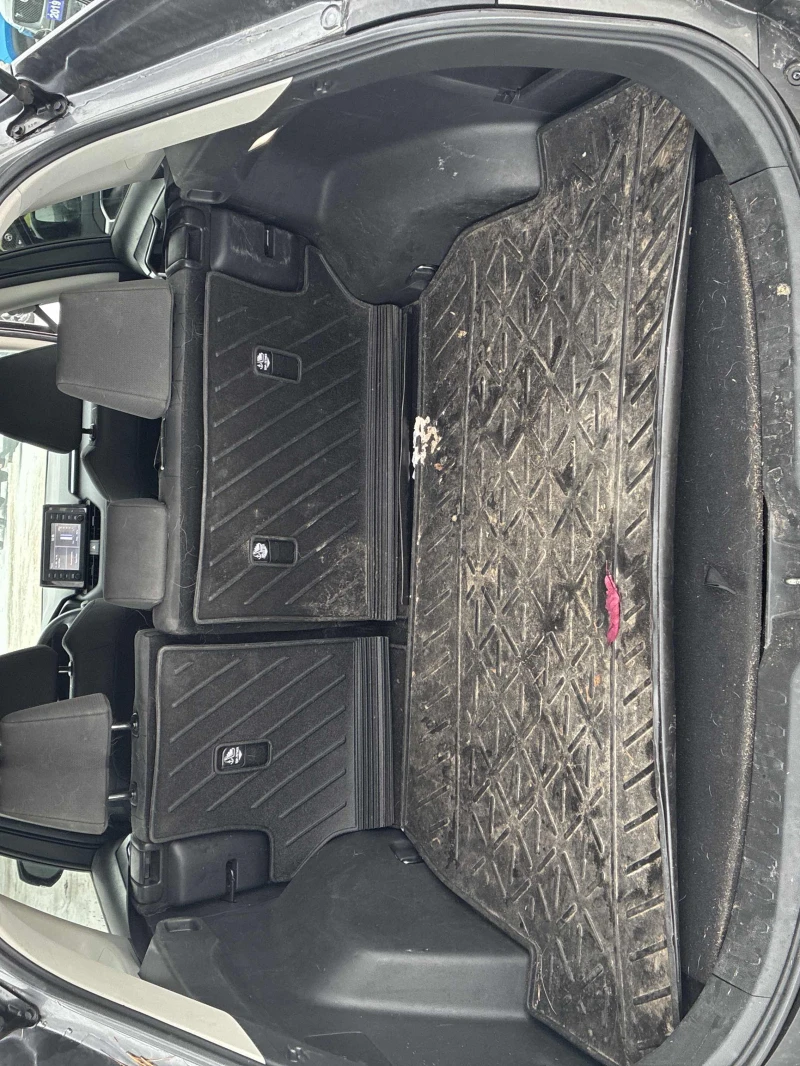 Toyota Rav4 2.5L 4cyl AWD, снимка 6 - Автомобили и джипове - 53260148