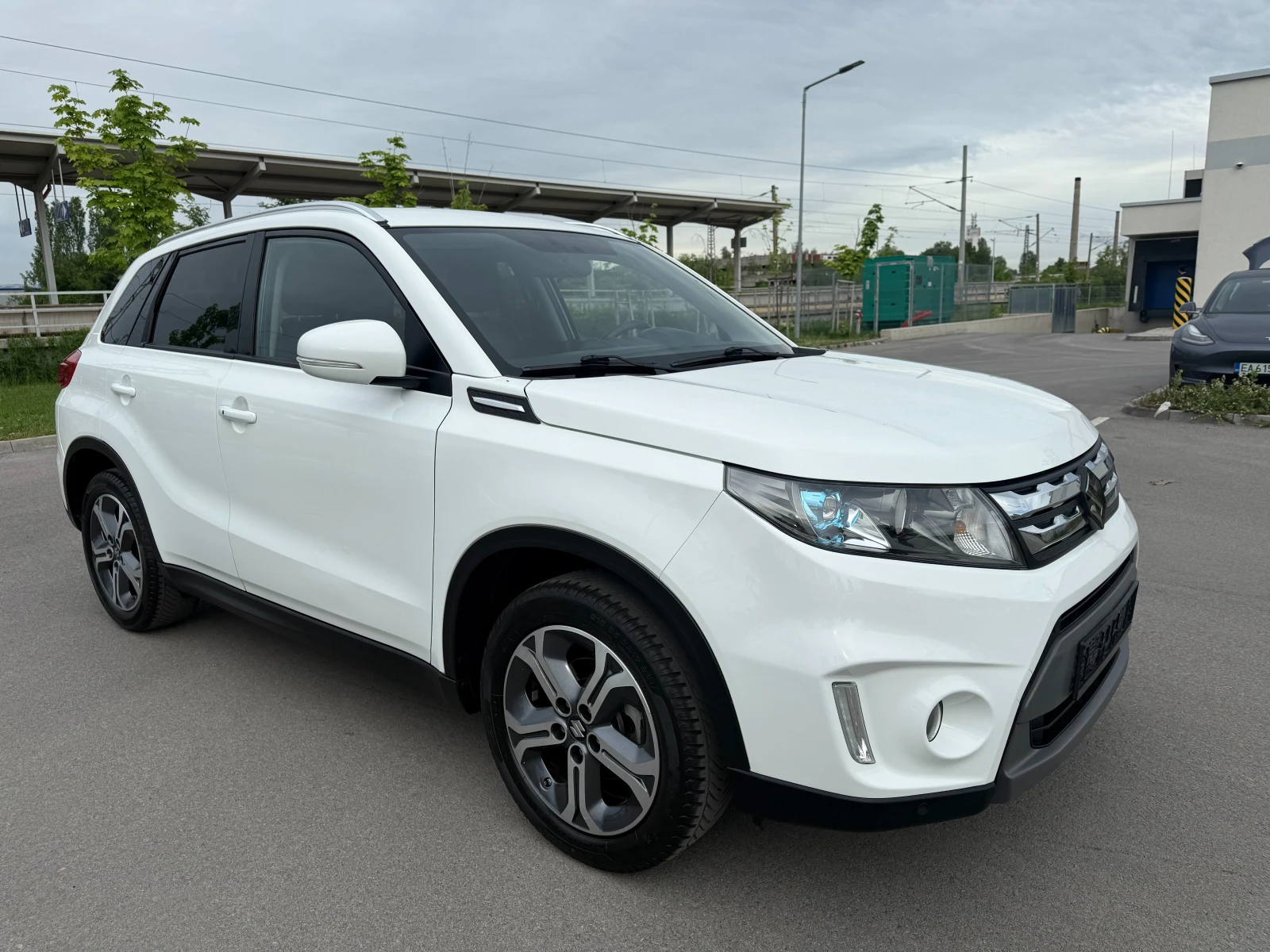 Suzuki Vitara 1.6i* GPL* FULL* CARPLAY*  - изображение 3