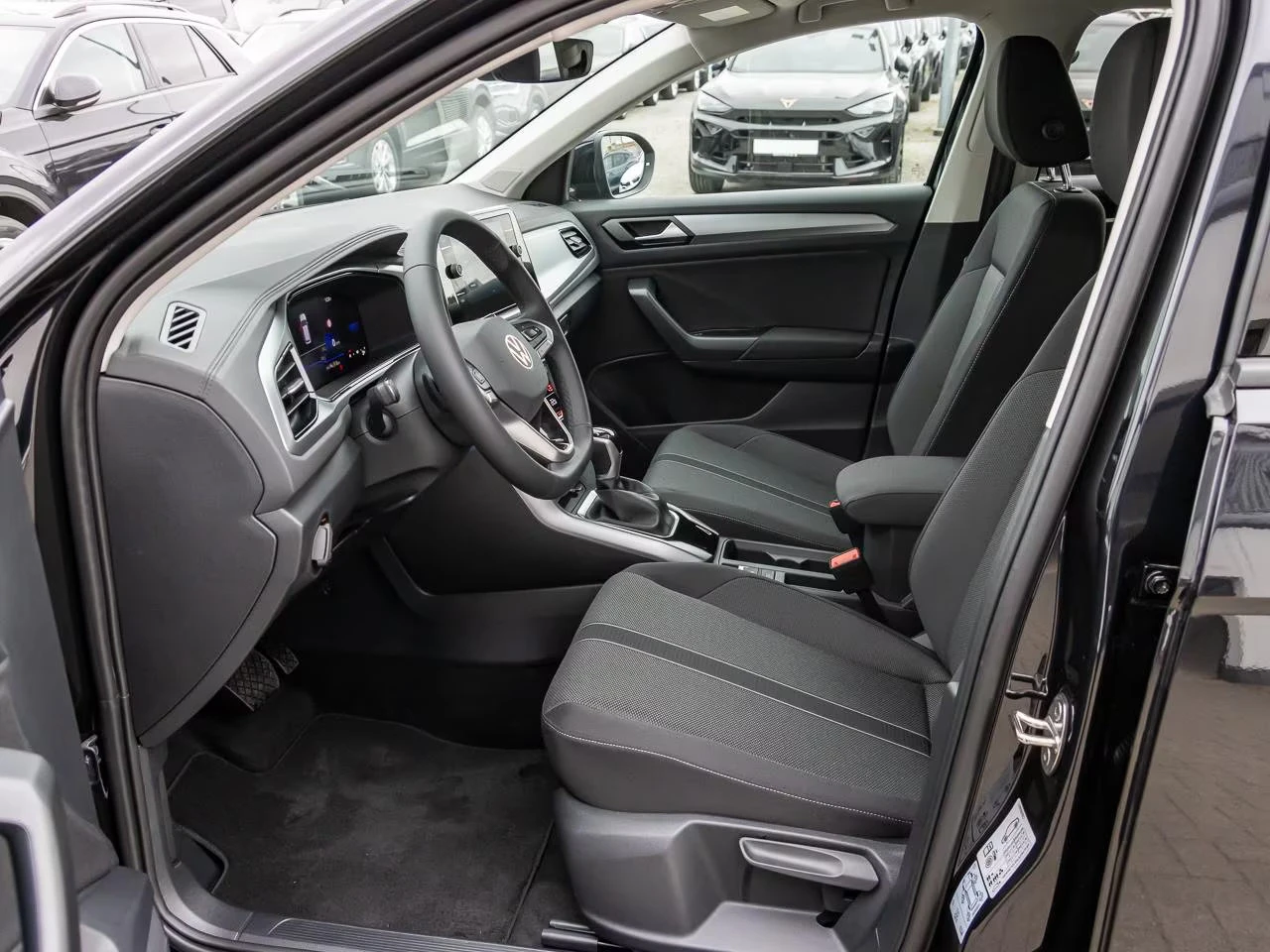 VW T-Roc НОВ!/150HP/LIFE/NAVI/CAM/LED/ACC/DIGI/KLESS/193g - изображение 7