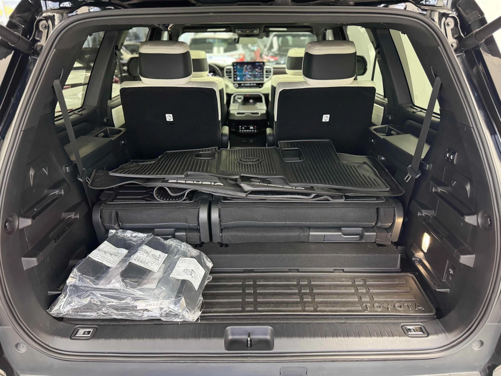 Toyota Sequoia * Capstone 4WD* CARFAX *    | Mobile.bg   13