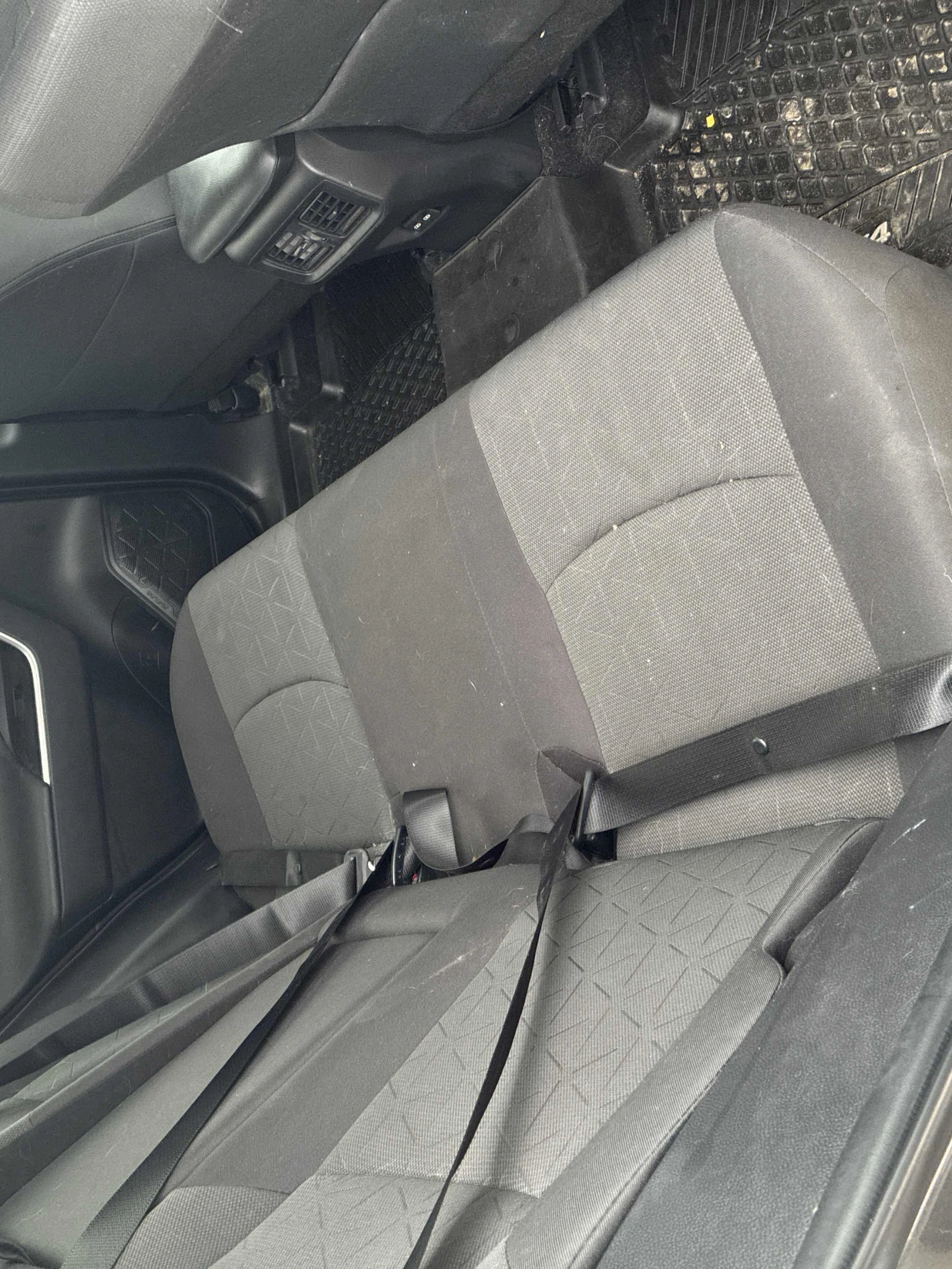 Toyota Rav4 2.5L 4cyl AWD - изображение 5