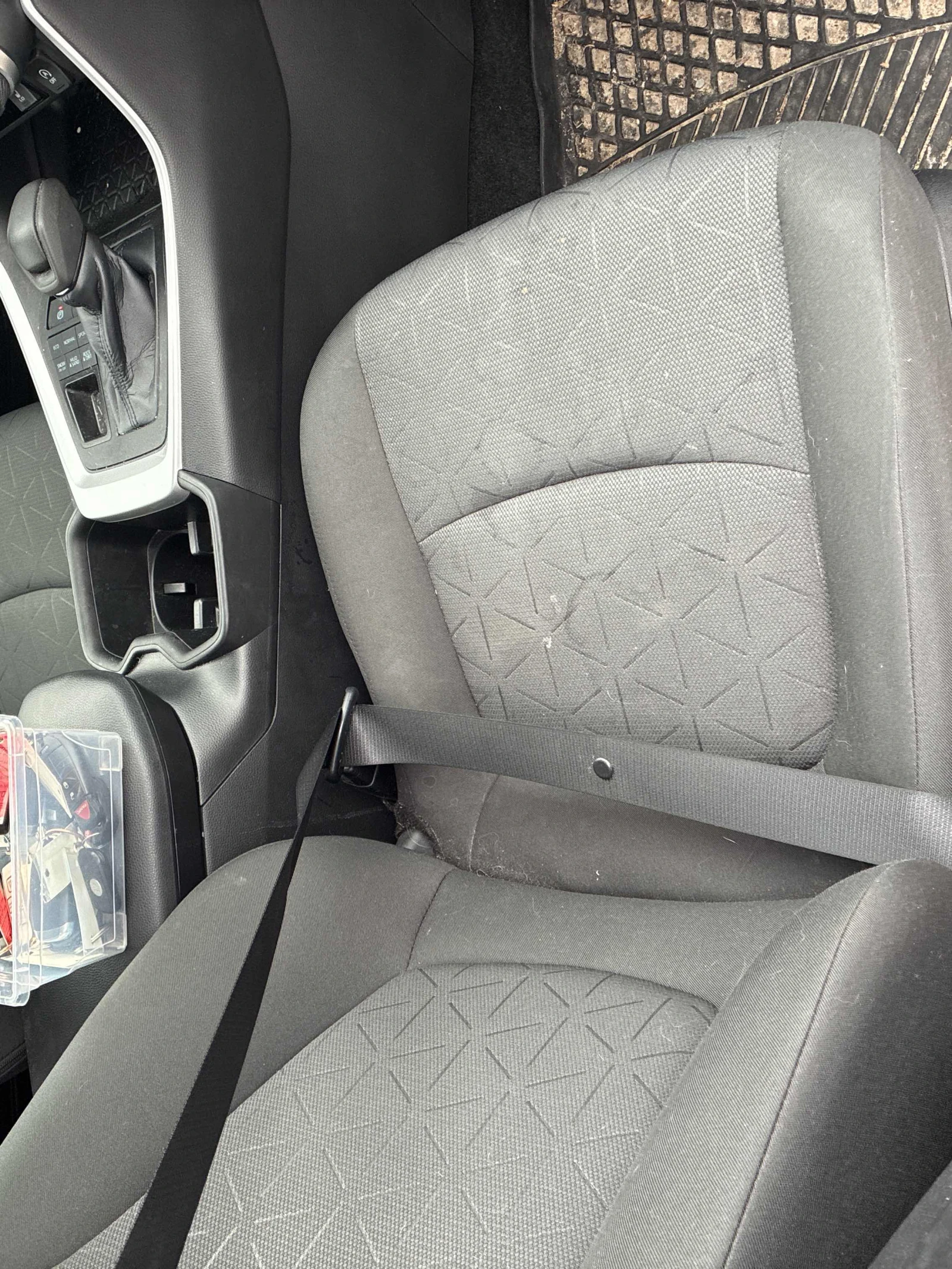 Toyota Rav4 2.5L 4cyl AWD - изображение 7