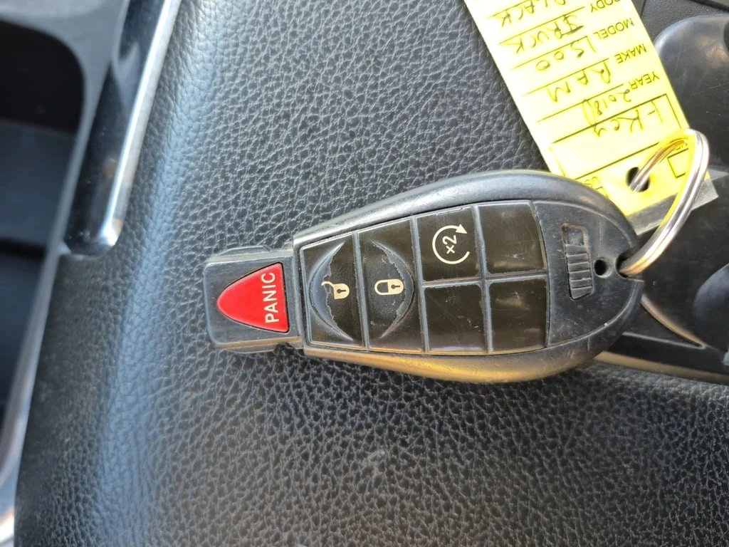 Dodge RAM 1500 * SPORT CREW CAB SHORT BED/CARFAX /камера/подгреви - изображение 8