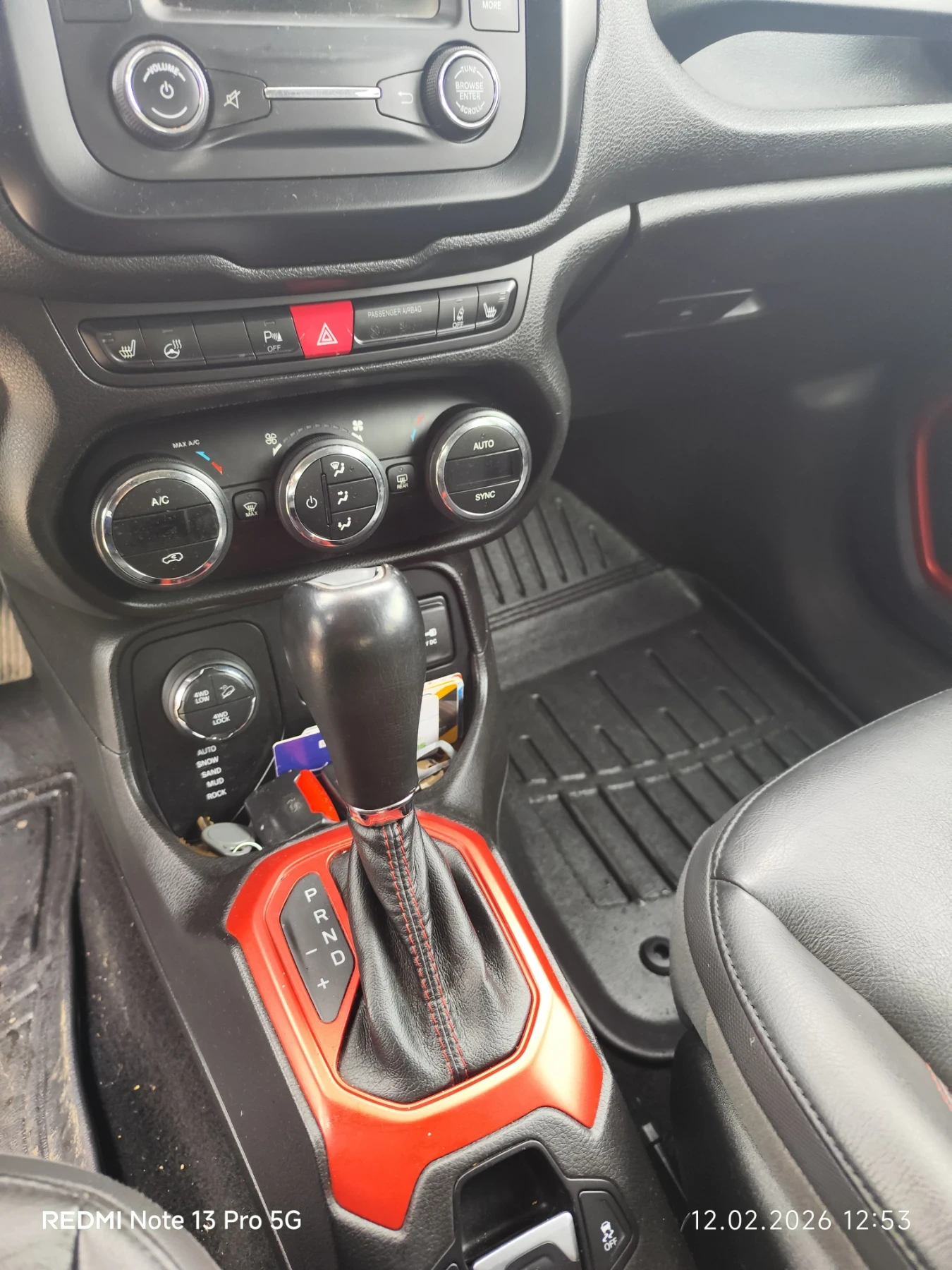 Jeep Renegade, снимка 8 - Автомобили и джипове - 53463983