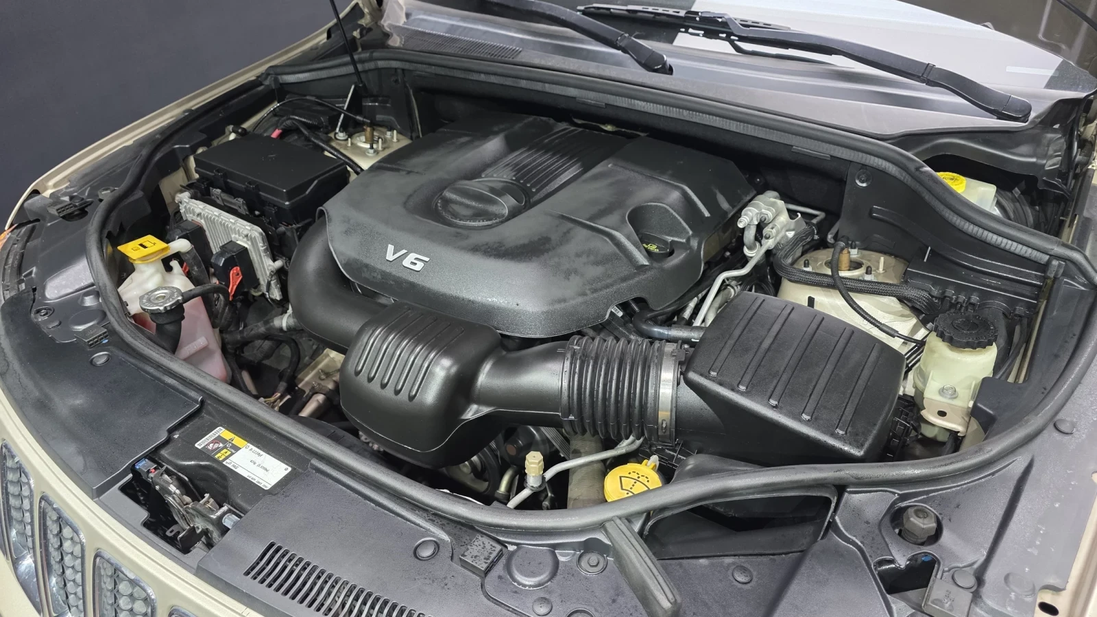 Jeep Grand cherokee OVERLAND / ОБДУХ / ПОДГРЕВИ / ПАНОРАМА, снимка 6 - Автомобили и джипове - 54060419