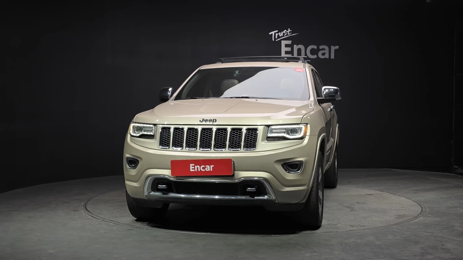 Jeep Grand cherokee OVERLAND / ОБДУХ / ПОДГРЕВИ / ПАНОРАМА, снимка 3 - Автомобили и джипове - 54060419