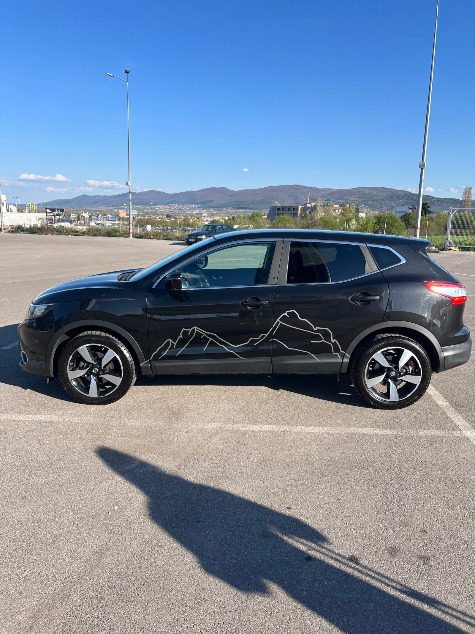 Nissan Qashqai, снимка 2 - Автомобили и джипове - 54255240