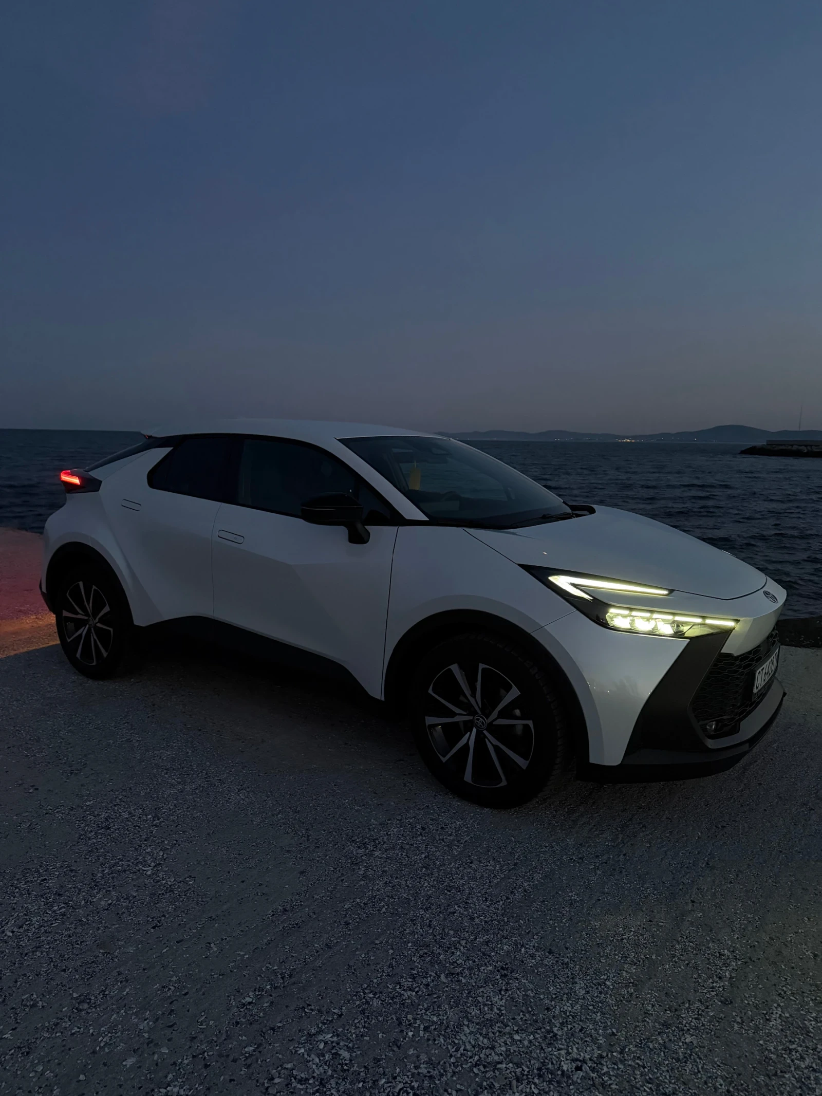 Toyota C-HR Toyota CH-R 1.8 HEV E-CVT CLUB FWD   | Mobile.bg � ����������� 3