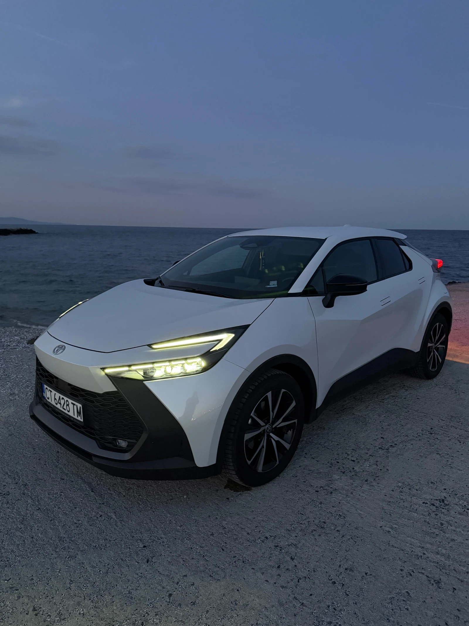Toyota C-HR Toyota CH-R 1.8 HEV E-CVT CLUB FWD  